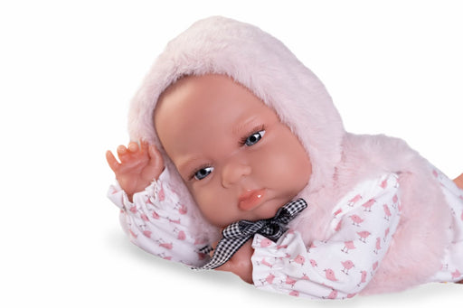 Muñeca Tufi Antonio Juan con chaleco rosa y capucha – 34 cm
