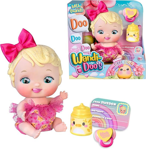 Muñeca Wandi-Doo Caucasian de FAMOSA con diseño adorable y cuerpo de plástico suave para niños y bebés
