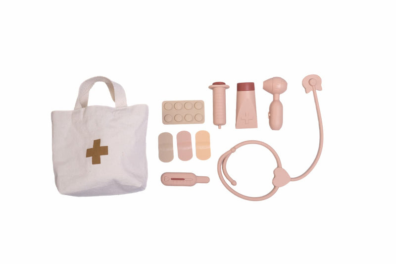 Muñeca bebé Lúa con maletín de doctora
