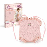 Niña usando mochila portabebés Olivia con muñeca, vista frontal del producto
