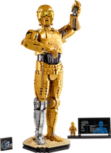 Set LEGO 75398 C-3PO construible con detalles dorados, articulaciones funcionales y base de exhibición
