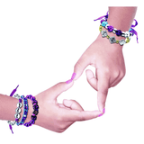 Pulseras BFF Toy Planet – pulseras puestas en la muñeca