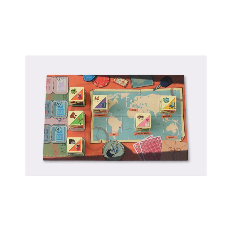 Tablero desplegado con fichas y cartas colocadas.
