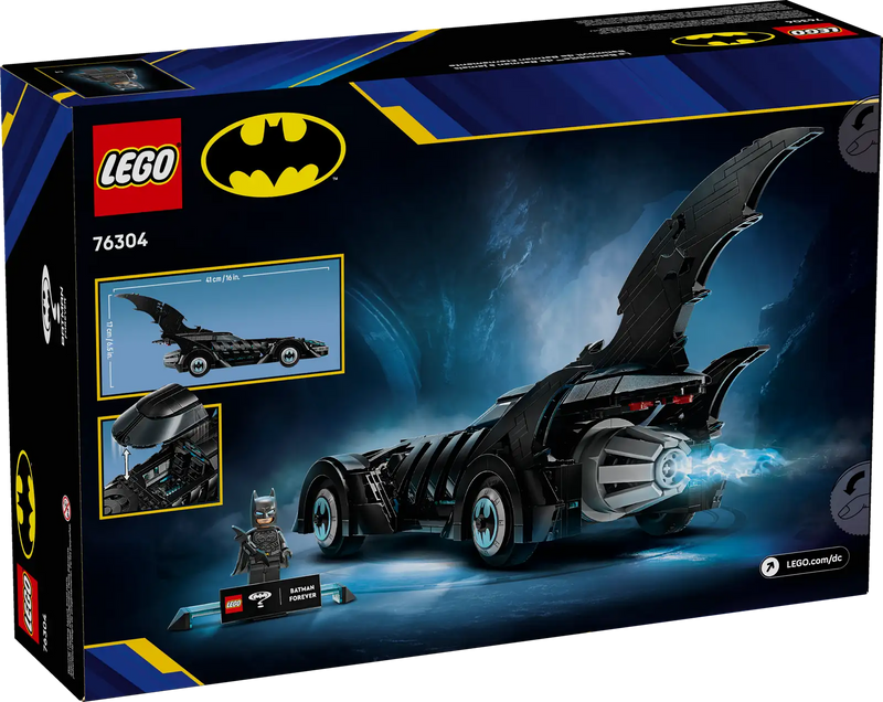 Trasera de la caja LEGO DC Batman 76304 Batmóvil Forever - Muestra interior detallado, minifigura Batman con base y placa informativa
