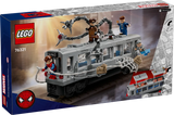 Trasera de la caja LEGO Marvel 76321 Spider-Man Doc Ock - Muestra techo removible del tren, telaraña de Spider-Man y tentáculos con rayos láser
