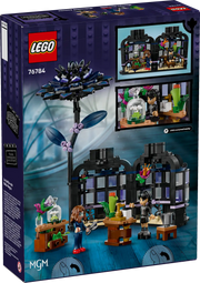 Trasera de la caja LEGO Miércoles 76784 Dalia Negra - Muestra aula oculta interior con pupitres, taburete y accesorios de la serie

