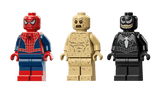 Tres minifiguras LEGO Marvel 76334: Spider-Man traje clásico, Sandman beige y Venom negro con tentáculos

