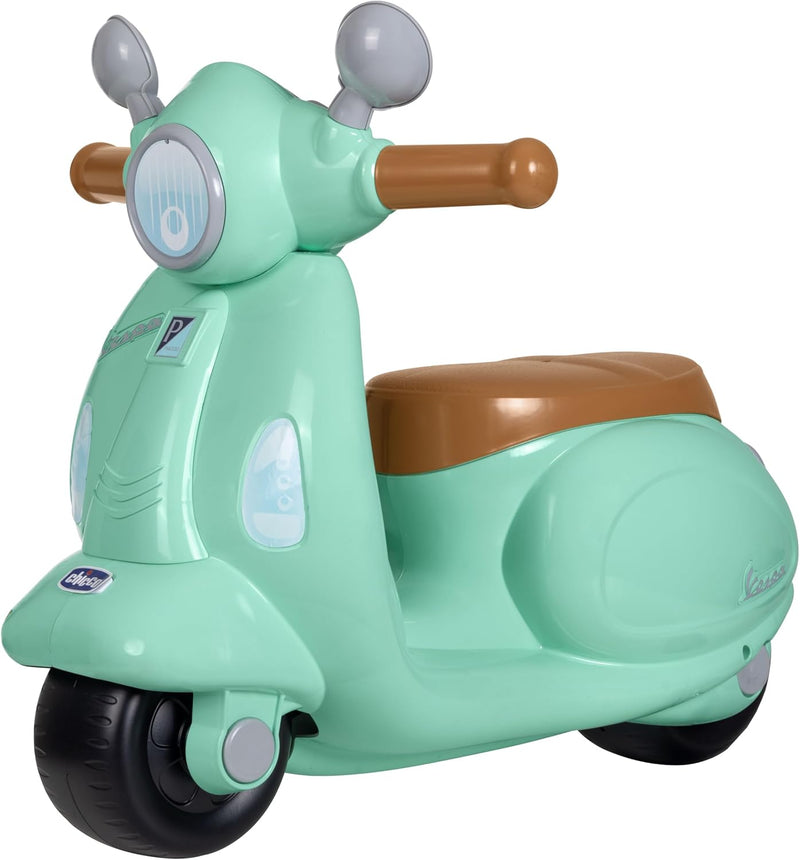 Vespa Primavera Mint Green Chicco con ruedas de soporte removibles para modo de conducción fácil, diseñada para crecer con el niño desde 12 hasta 18+ meses
