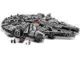 Vista lateral del LEGO Millennium Falcon 75192 mostrando sus 84 cm de longitud y detalles de construcción