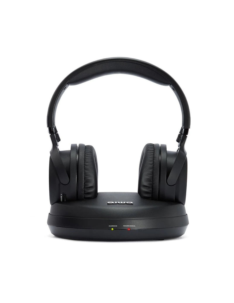 Auriculares Aiwa WHF-930D de frente sobre la base de carga con indicadores LED
