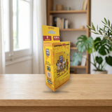 Panini FIFA 365 Adrenalyn XL 2026 sobre una mesa de madera