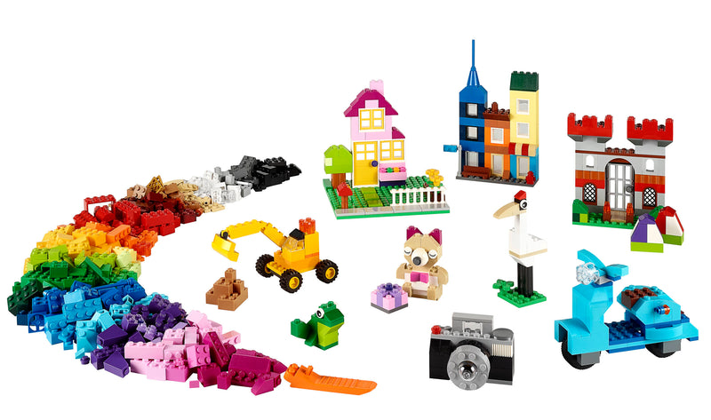 LEGO Classic 10698: las 790 piezas en 33 colores junto a los modelos que se pueden construir (casa, castillo, excavadora, cámara, scooter y animales)