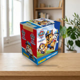 Caja 36 Sobres Panini Paw Patrol Search & Rescue (180 cromos) sobre una mesa de madera