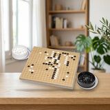 Cayro Juego Go de Madera (60660) sobre una mesa de madera