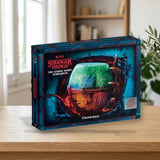 Clementoni Stranger Things - Terrarium Vecna's House (18802) sobre una mesa de madera