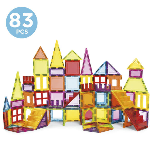 Castillo montado con las 83 piezas de Educa Magnetics (20025), bloques magnéticos de colores