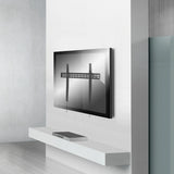 Televisor colgado a 19 mm de la pared con el soporte Engel AC0570E