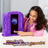 Niña jugando con el espejo mágico de Magic Pixlings