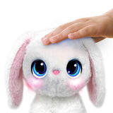 Peluche interactivo Poppy Bunny de My Fuzzy Friends de Famosa, conejo blanco