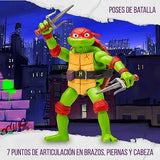 Figura de Rafael de 30 cm en pose de batalla sobre el horizonte de la ciudad