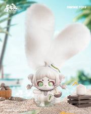 Cup Rabbits Fantastic Fruit figura blanca tropical en escena de playa, art toy Awake Toys