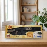 Gonher Rifle Asalto 8 tiros (137/6) sobre una mesa de madera