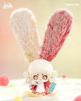 Cup Rabbits Inner Desire figura jueza con peluca blanca y túnica roja, carta Justicia, art toy Awake Toys