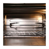 Interior del horno Infiniton HSM-25N60 con el espetón del asador giratorio y la rejilla cromada