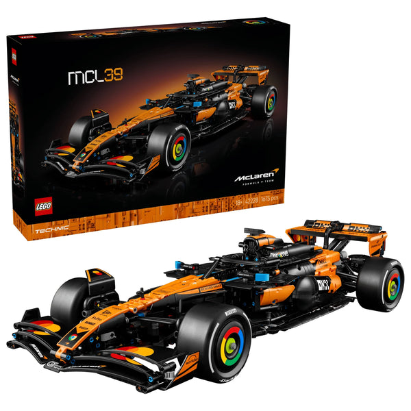 Caja LEGO Technic Coche McLaren MCL39 F1 42228 con el modelo montado