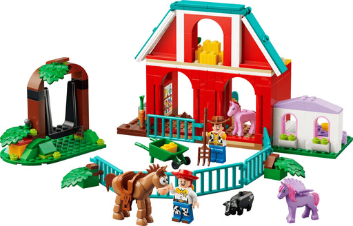 Rancho ecuestre LEGO de Toy Story 5 montado con Woody, Jessie y caballos, 209 piezas