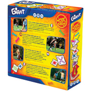 niños jugando jungle speed giant al aire libre
