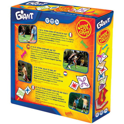 niños jugando jungle speed giant al aire libre
