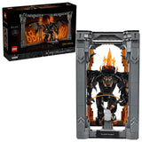Caja del set LEGO 10367 Icons Rincón entre Libros: Balrog™, con escena montada y figura articulada del Balrog.