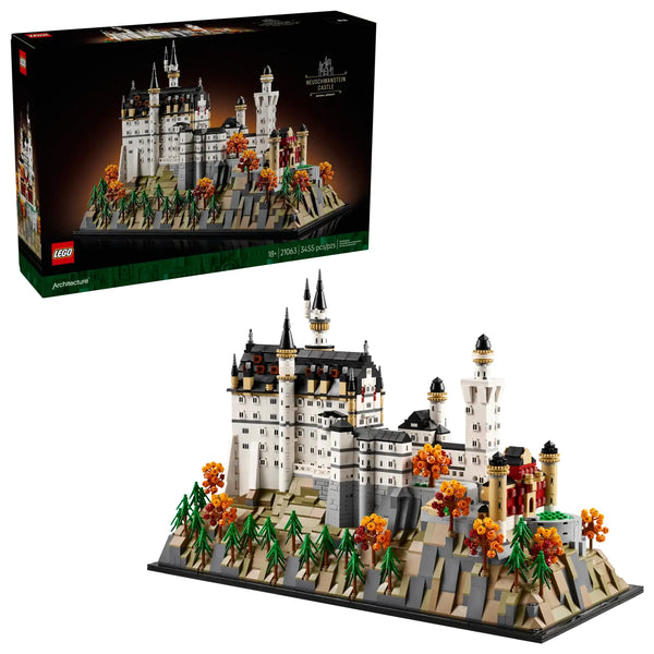 Modelo detallado del Castillo de Neuschwanstein LEGO Architecture 21063 mostrando patios, escaleras y paisaje con árboles estacionales intercambiables
