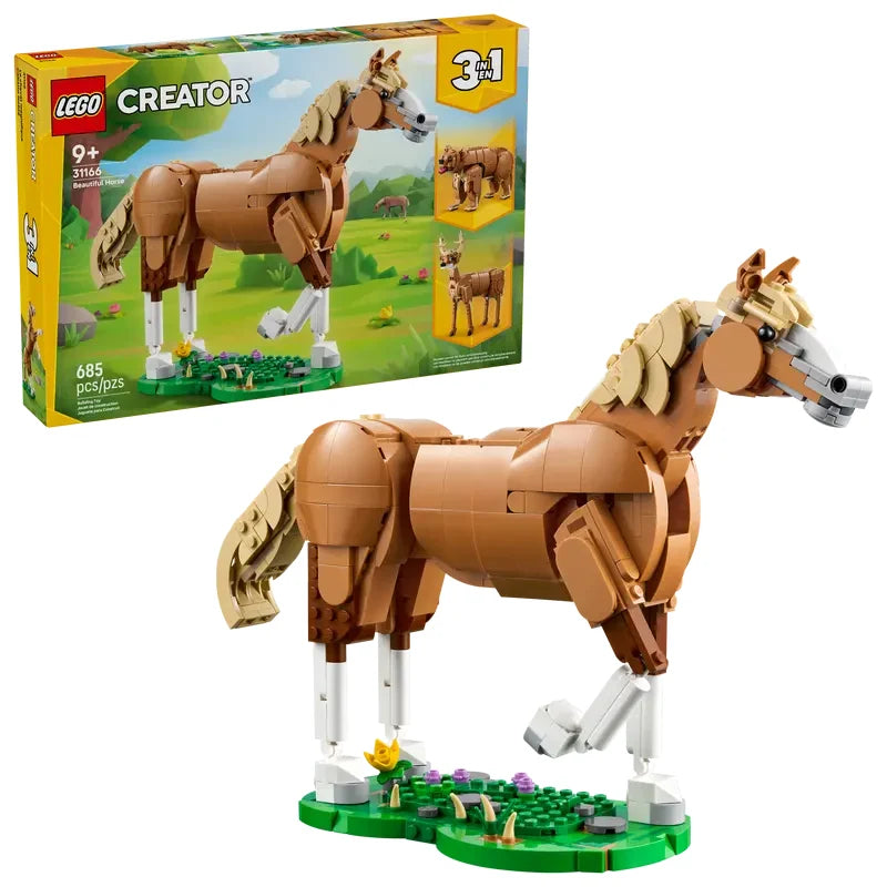 Set LEGO Creator 31166 mostrando las tres opciones de construcción: caballo noble, oso con cascada y ciervo elegante, todos con articulaciones móviles
