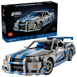 Modelo LEGO Technic Nissan Skyline GT-R 42210 montado con puertas abiertas