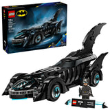 LEGO DC Batman Batmóvil de Batman Forever 76304 - Maqueta de 909 piezas con parabrisas moldeado, ruedas móviles y habitáculo que se abre
