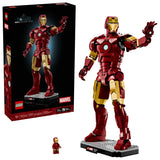 Set completo LEGO Marvel 76344 con caja negra, Iron Man 38cm construido, base gris y minifigura
