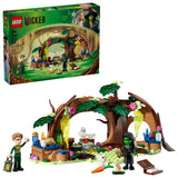 LEGO Wicked Guarida de Elphaba 75687 mostrando refugio del bosque construible con chimenea, escritorio, elementos florales y follaje, minifiguras de Elphaba y Fiyero con conejos del bosque
