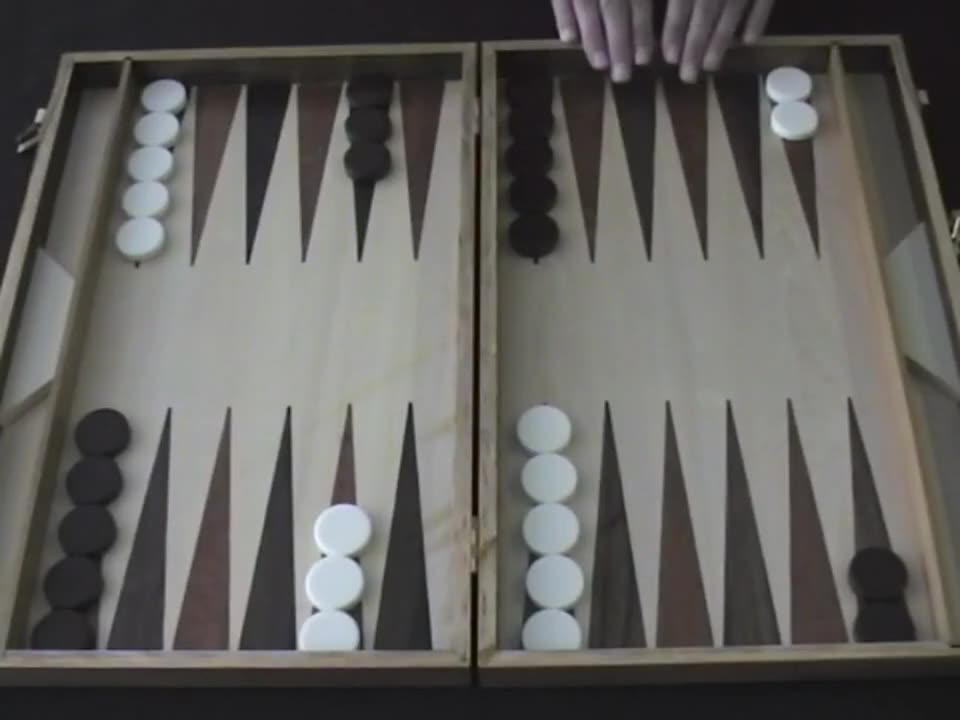 Fotograma: Backgammon de madera de Cayro en partida