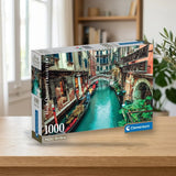 Puzzle 1000 Clementoni Venice Canal (39945) sobre una mesa de madera