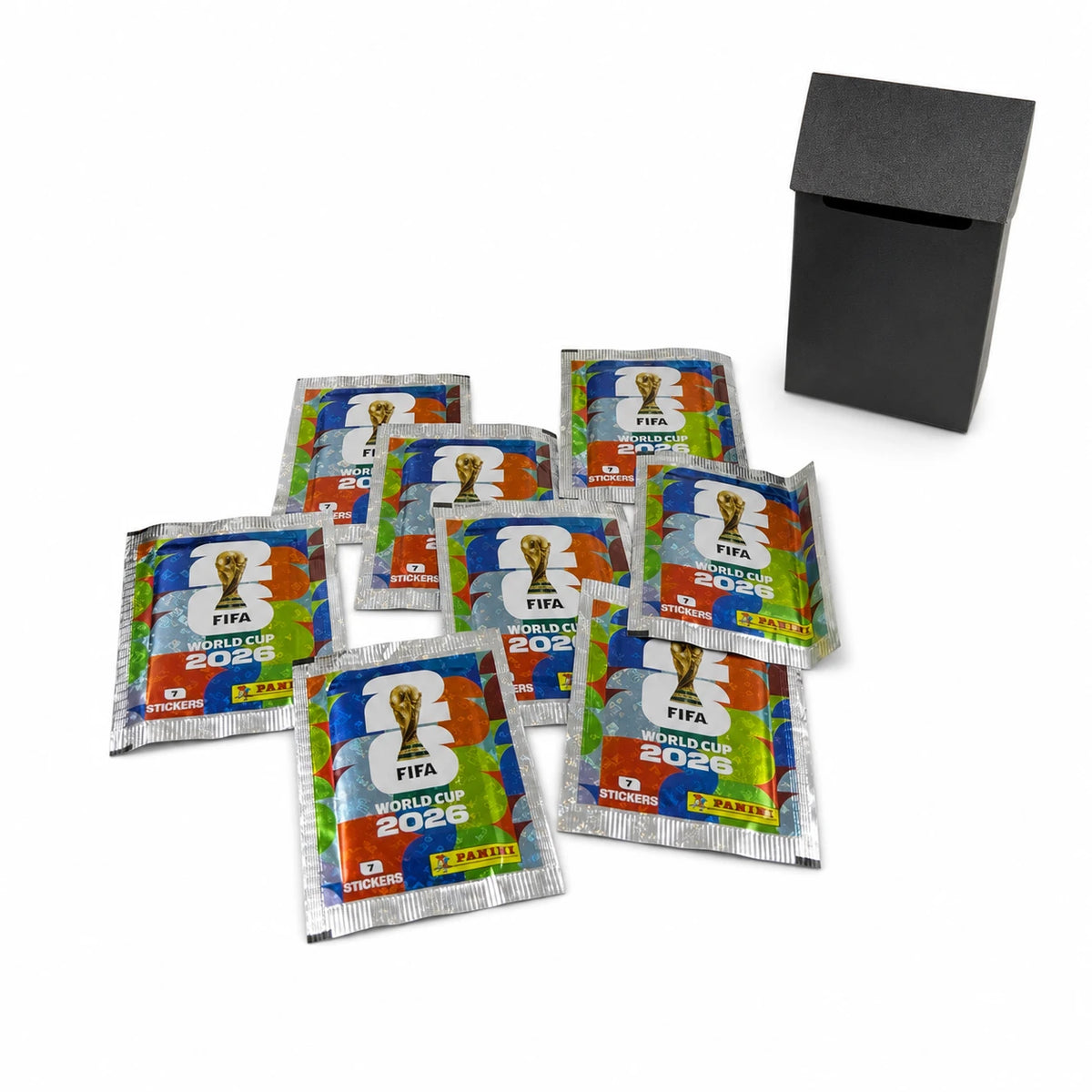 Pack Recarga 8 sobres Panini FIFA World Cup 2026 con Deck Box negra de regalo