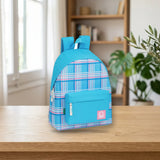 Safta Mochila Benetton Tartan (SAFTA-15774) sobre una mesa de madera