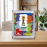 Sobre Panini FIFA World Cup 2026 sobre una mesa de madera