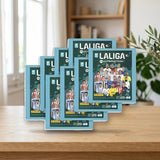 Panini Sobre 8 Cromos Liga Hypermotion 2ª División 2025/26 sobre una mesa de madera