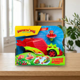 SuperThings Turbo Spinners Villain - lanzador Kazoom Power sobre una mesa de madera