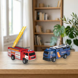 Toy Planet Camion Policia o Bomberos Luz y Sonido (245P4) sobre una mesa de madera