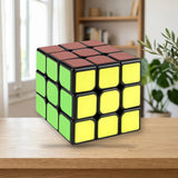 Toy Planet Cubo Crazy 3×3 (8158A) sobre una mesa de madera
