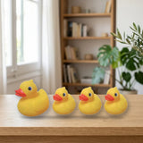 Toy Planet Familia patitos (C106067) sobre una mesa de madera