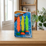 Set 3 Torpedos de Buceo - Juego Acuático Multicolor sobre una mesa de madera